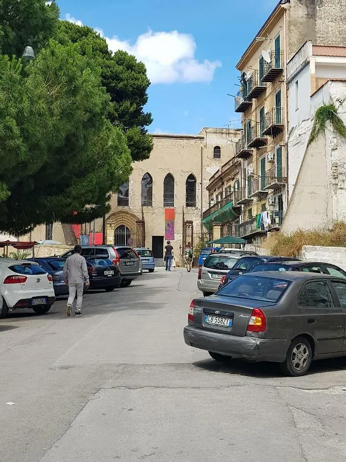 Alex'S Home Palermo 0*,